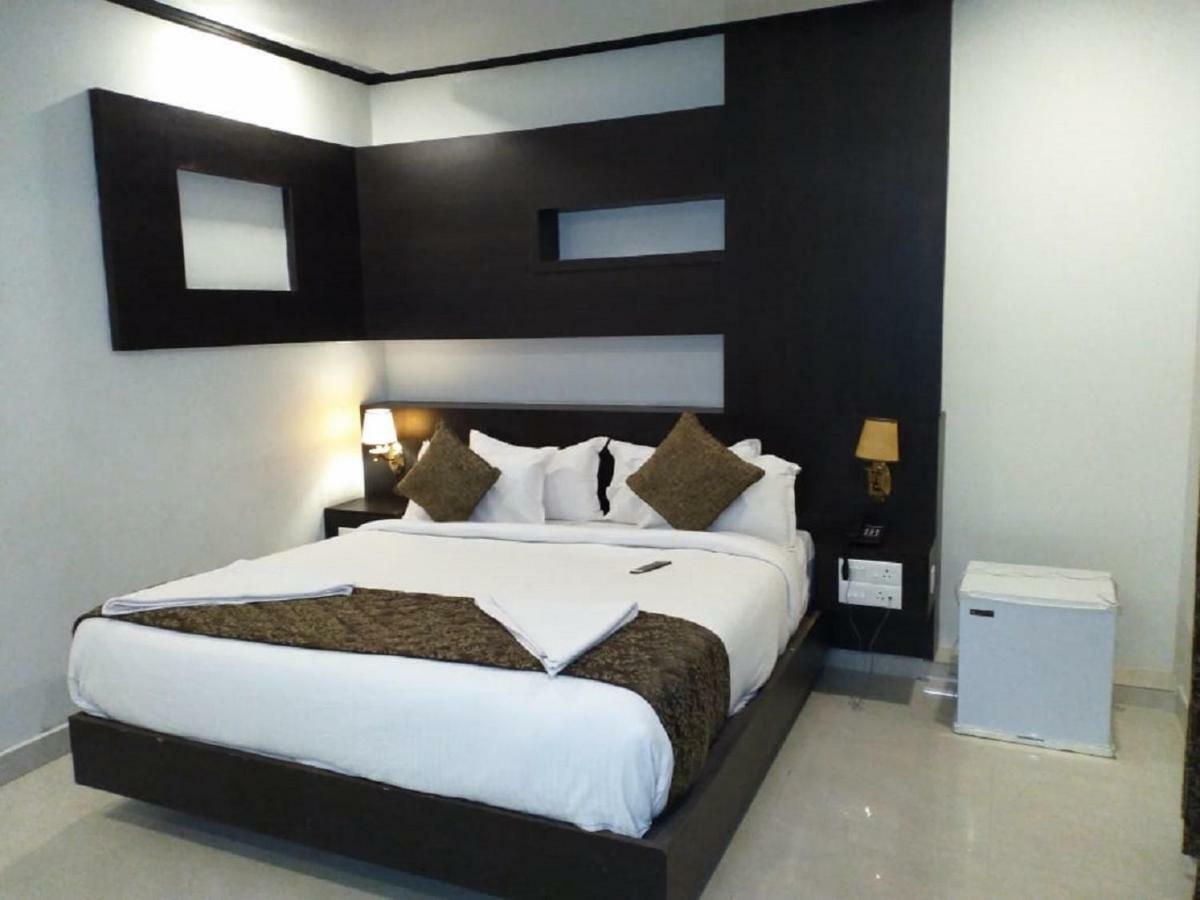 Saravanaa Residency مادوراي المظهر الخارجي الصورة
