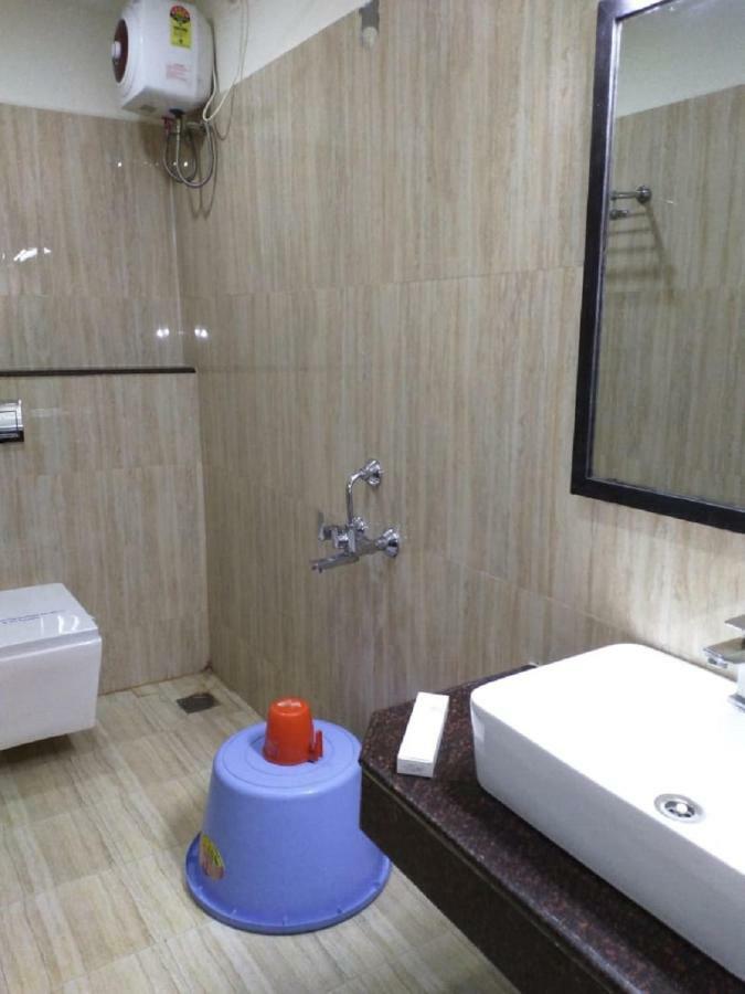 Saravanaa Residency مادوراي المظهر الخارجي الصورة