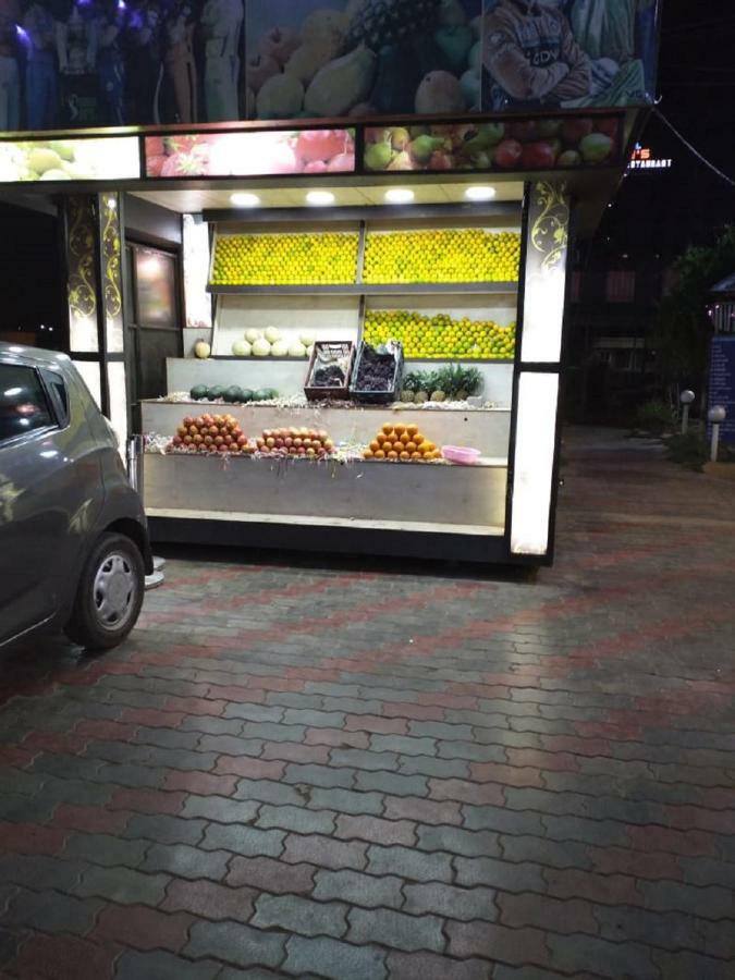 Saravanaa Residency مادوراي المظهر الخارجي الصورة
