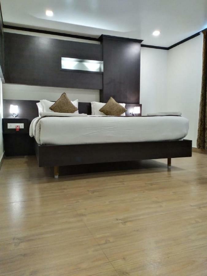 Saravanaa Residency مادوراي المظهر الخارجي الصورة